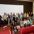 Des enseignants sont réunis dans une salle pour la présentation du nouveau parcours