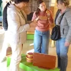 Les participants cherchent les différents éléments de l'escape-game.