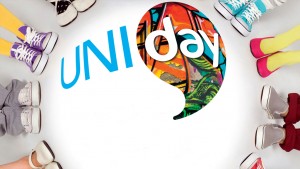 Affiche Uniday avec des pieds autour du logo